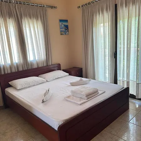 Apart-hotel Eleni 3*