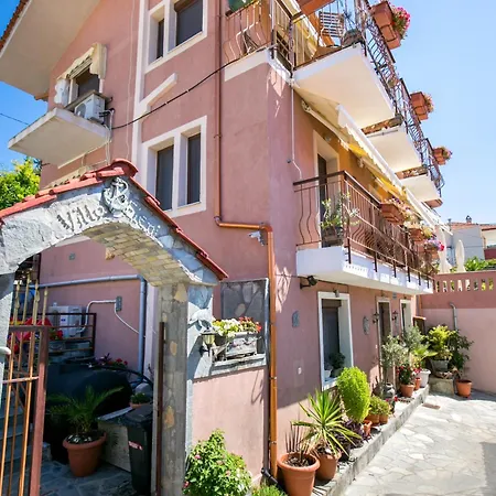 Eleni Lägenhetshotell Skála Marión