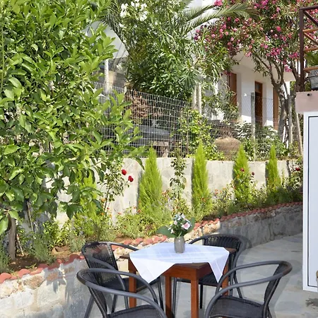 Eleni Aparthotel 3*