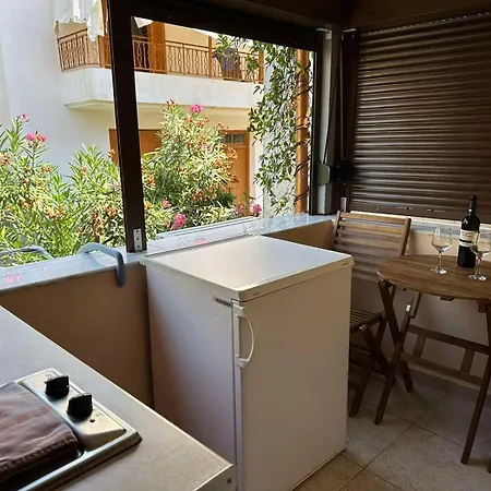 Eleni Aparthotel 3*