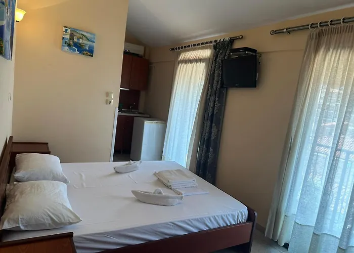Apart Otel Eleni 3*
